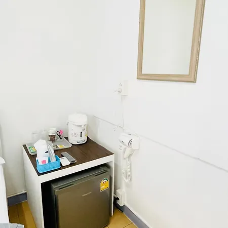 Dragon XIV Hostel Bangkok Exterior photo