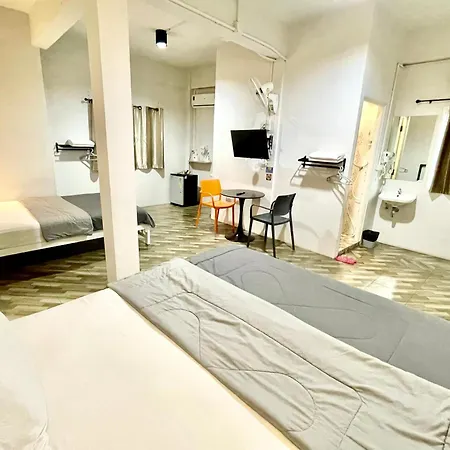 Dragon XIV Hostel Bangkok Exterior photo